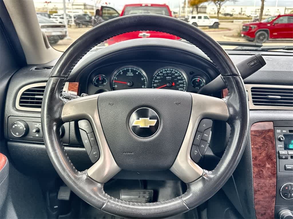 Thumbnail: 2011 Chevrolet Tahoe - 17