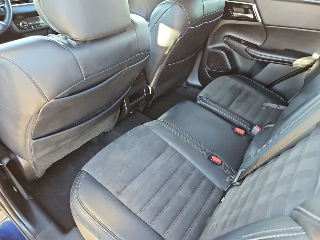 Thumbnail: 2024 Mitsubishi Outlander - 20