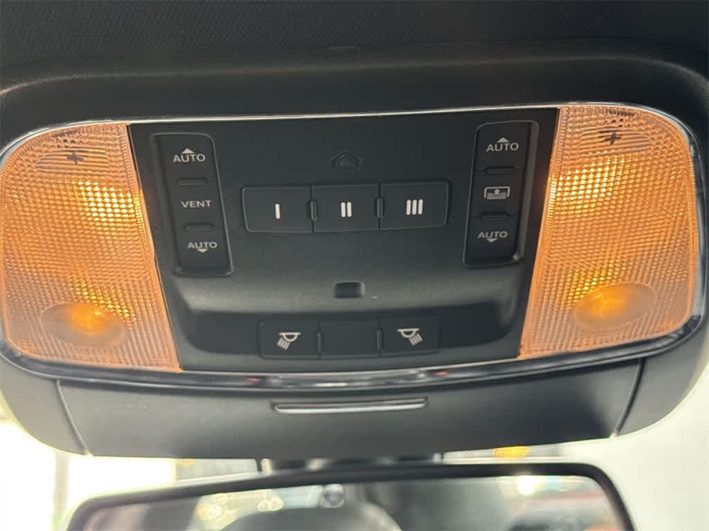 Thumbnail: 2021 Chrysler 300 - 19