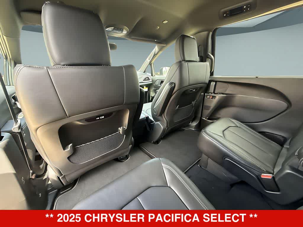 Thumbnail: 2025 Chrysler Pacifica - 11