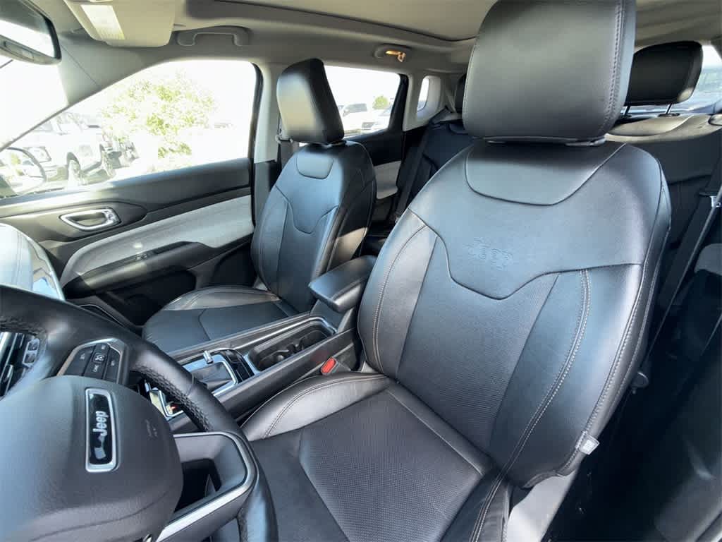 Thumbnail: 2022 Jeep Compass - 10