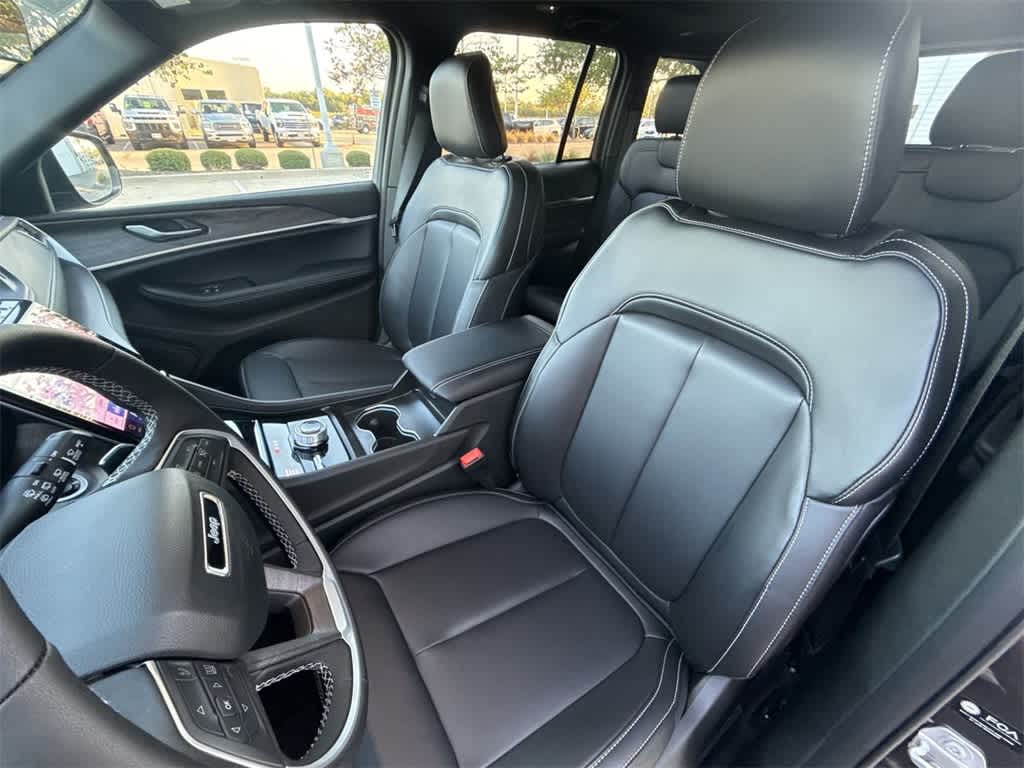 Thumbnail: 2025 Jeep Grand Cherokee - 10