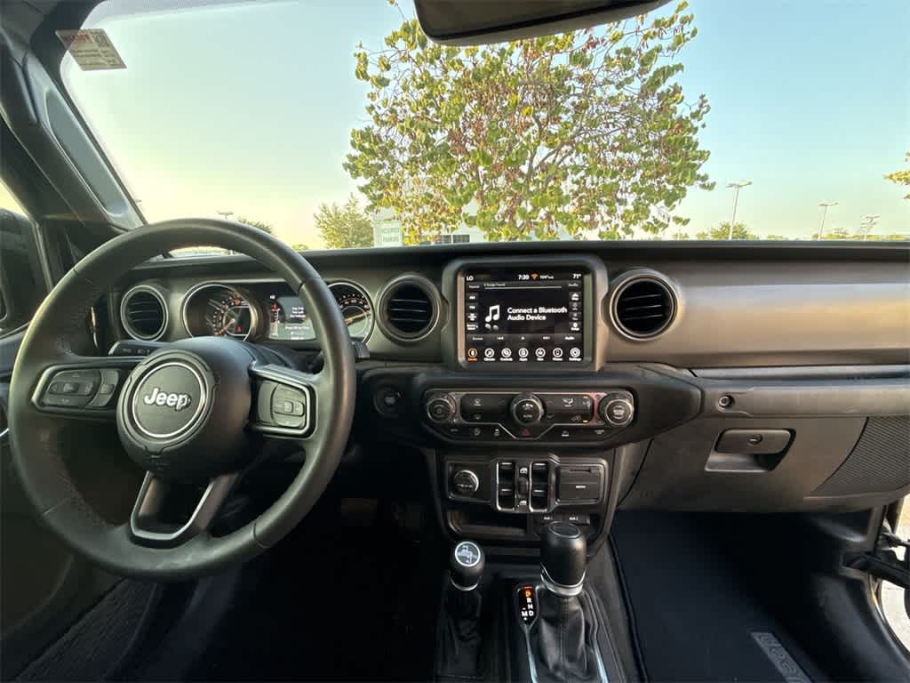 Thumbnail: 2023 Jeep Gladiator - 14