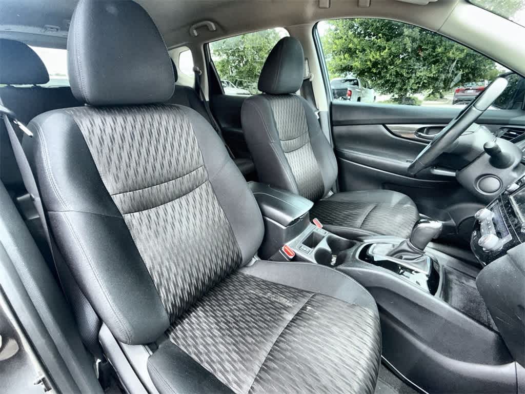 2018 Nissan Rogue SV 13