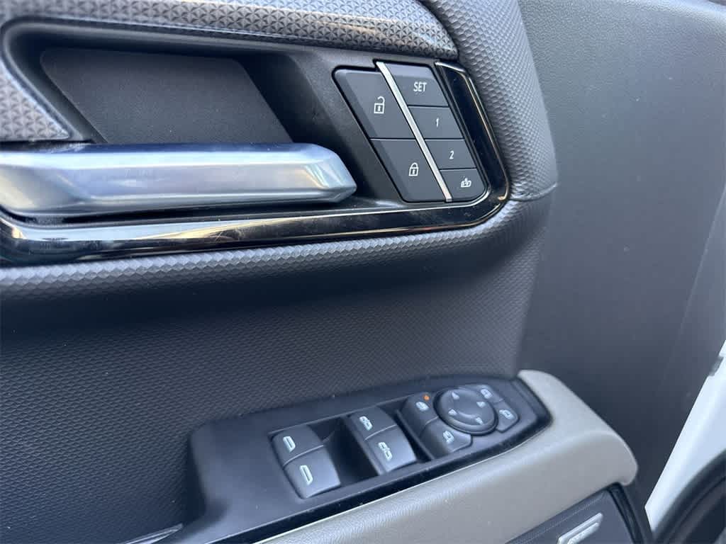 Thumbnail: 2023 Chevrolet Silverado 1500 - 25