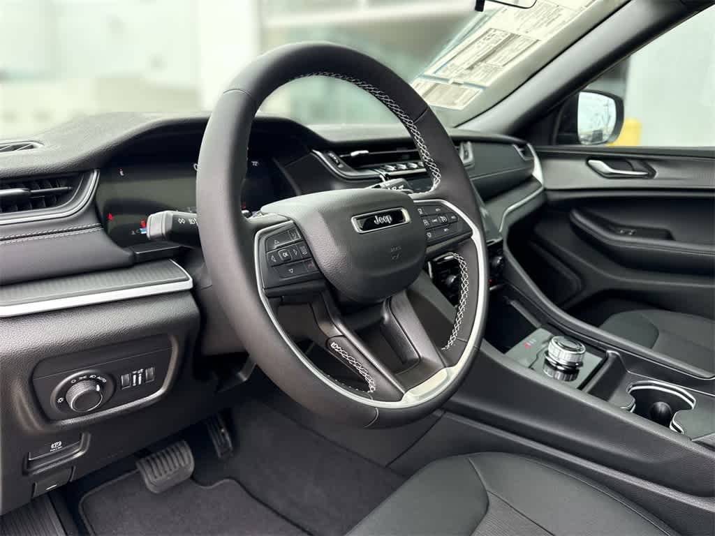 Thumbnail: 2025 Jeep Grand Cherokee - 2