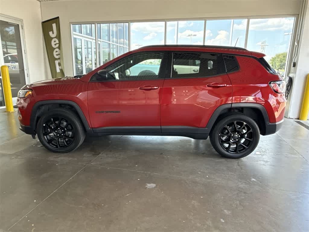 2025 Jeep Compass Latitude photo 2