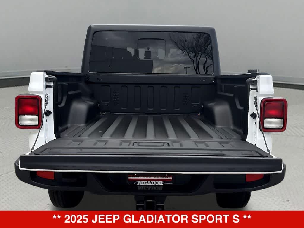 Thumbnail: 2025 Jeep Gladiator - 21