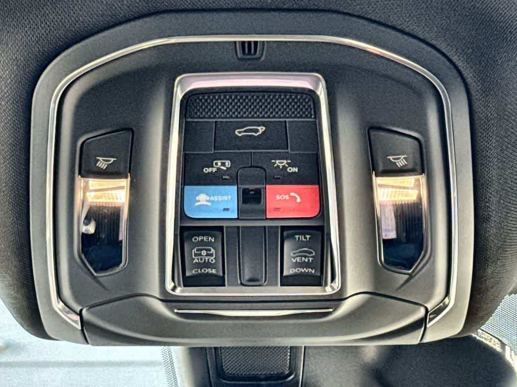 Thumbnail: 2026 Jeep Grand Cherokee - 21