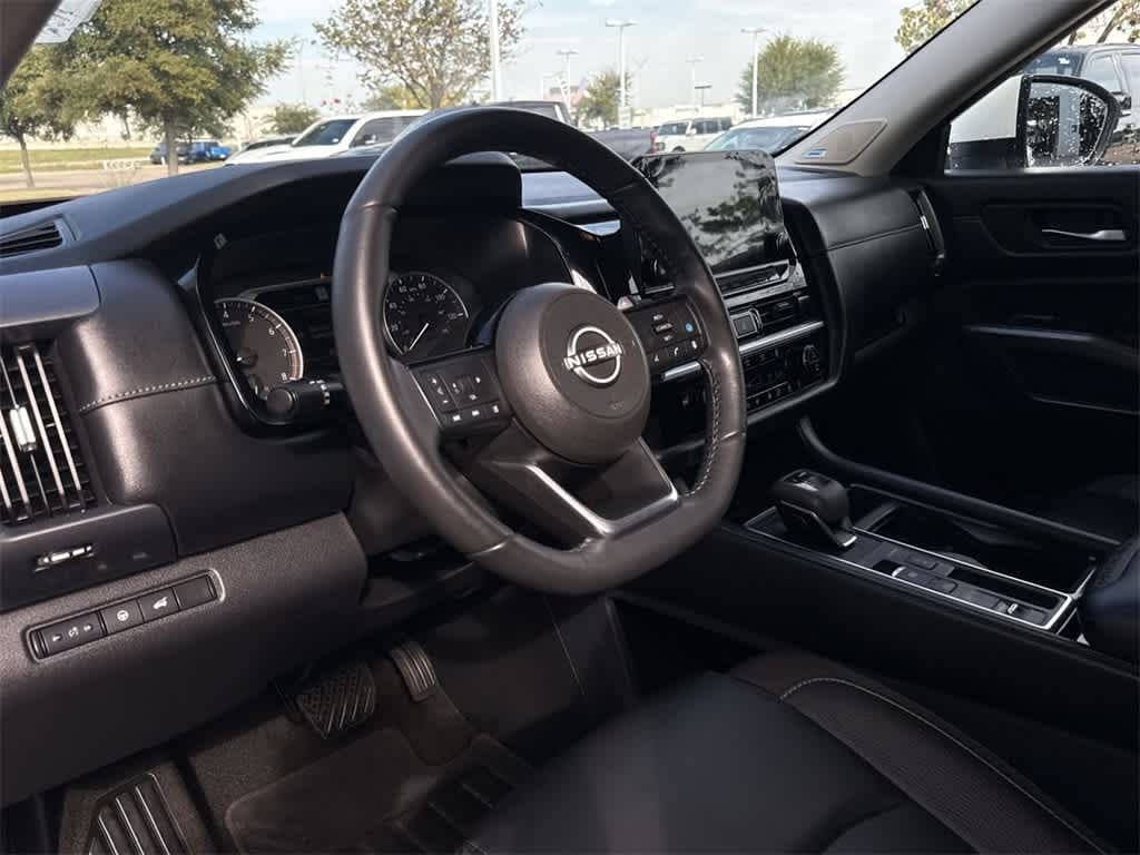 Used 2023 Nissan Pathfinder SL SUV