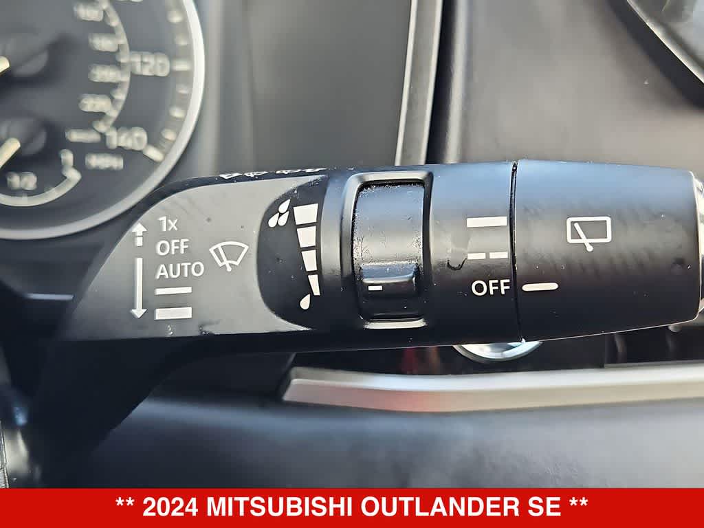 Thumbnail: 2024 Mitsubishi Outlander - 26