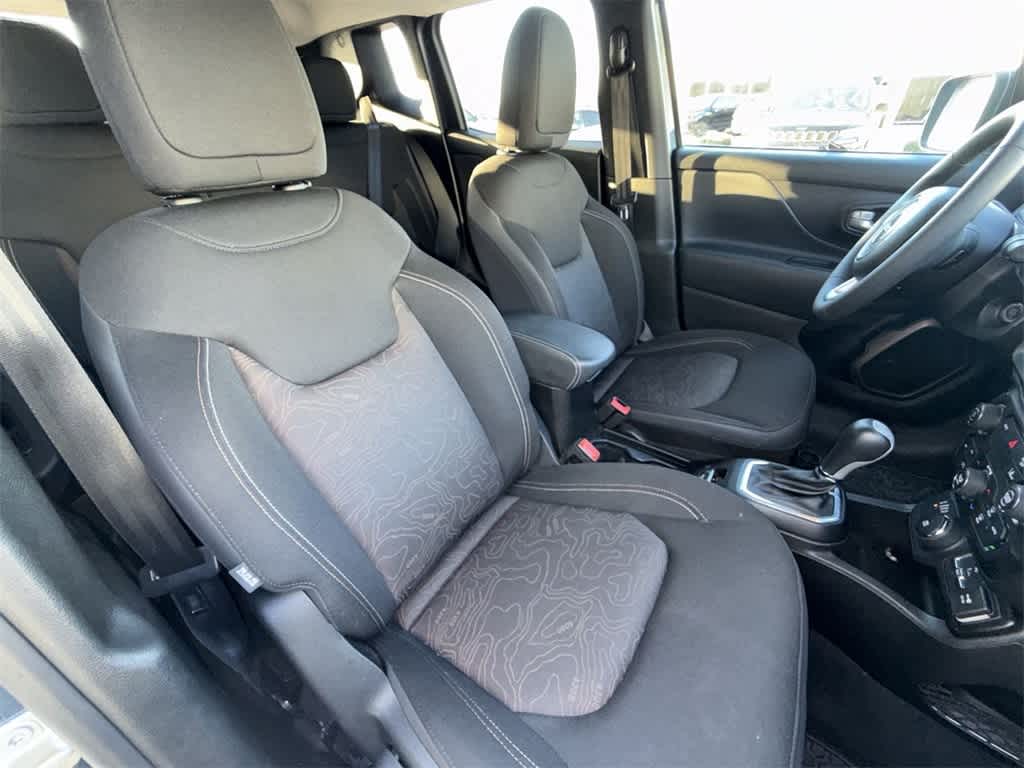 Thumbnail: 2023 Jeep Renegade - 15