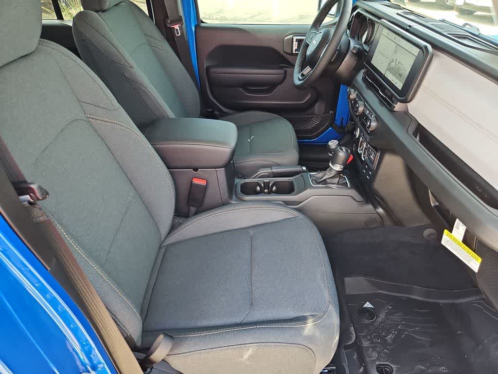 Thumbnail: 2025 Jeep Wrangler - 22