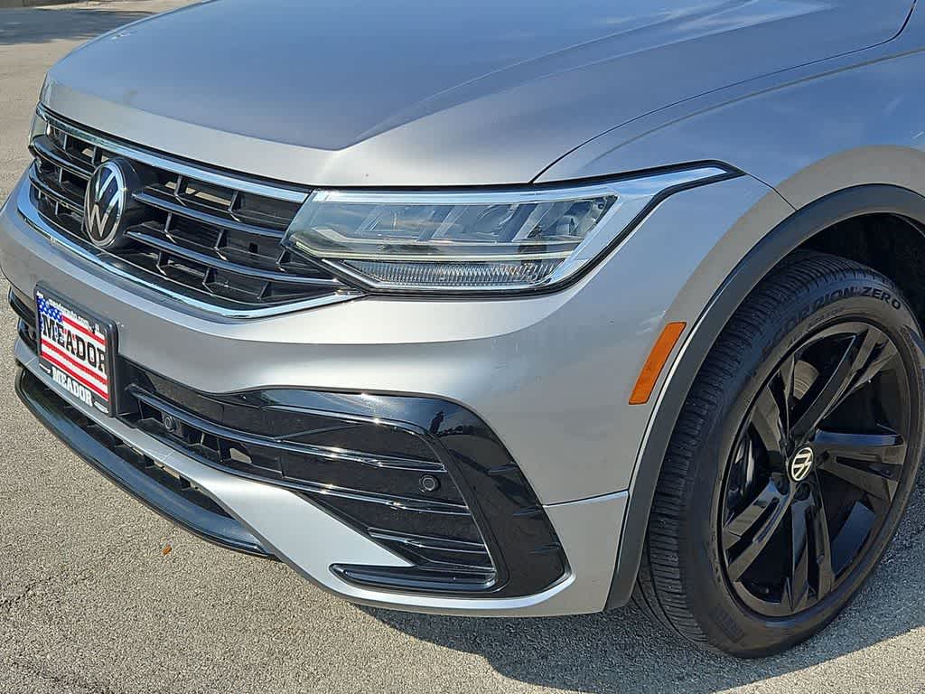 Thumbnail: 2023 Volkswagen Tiguan - 11