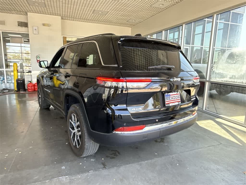 2023 Jeep Grand Cherokee Limited photo 3