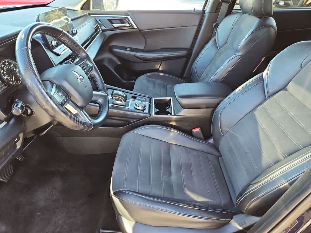 Thumbnail: 2024 Mitsubishi Outlander - 18