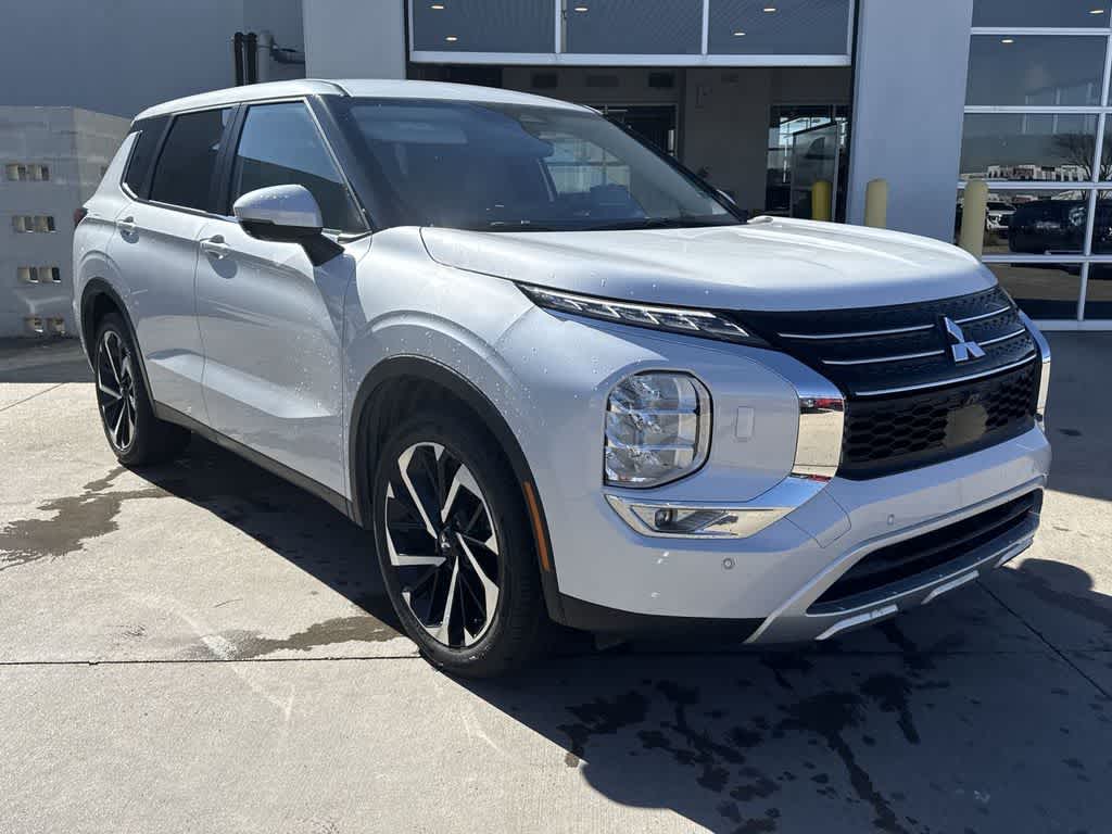 Thumbnail: 2024 Mitsubishi Outlander - 6