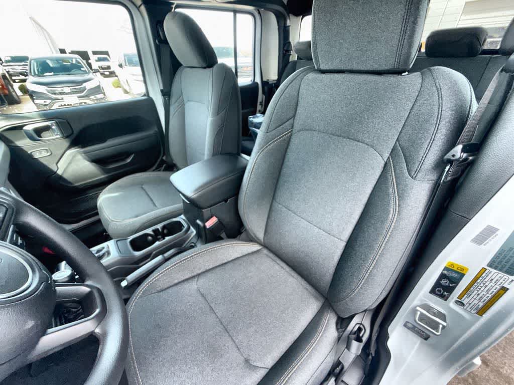 Thumbnail: 2026 Jeep Gladiator - 10