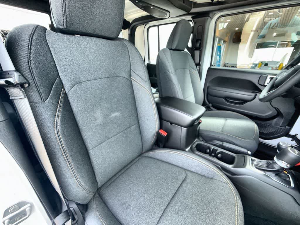 Thumbnail: 2026 Jeep Gladiator - 13