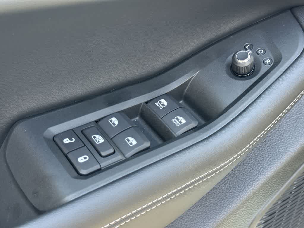 Thumbnail: 2025 Jeep Grand Cherokee L - 24