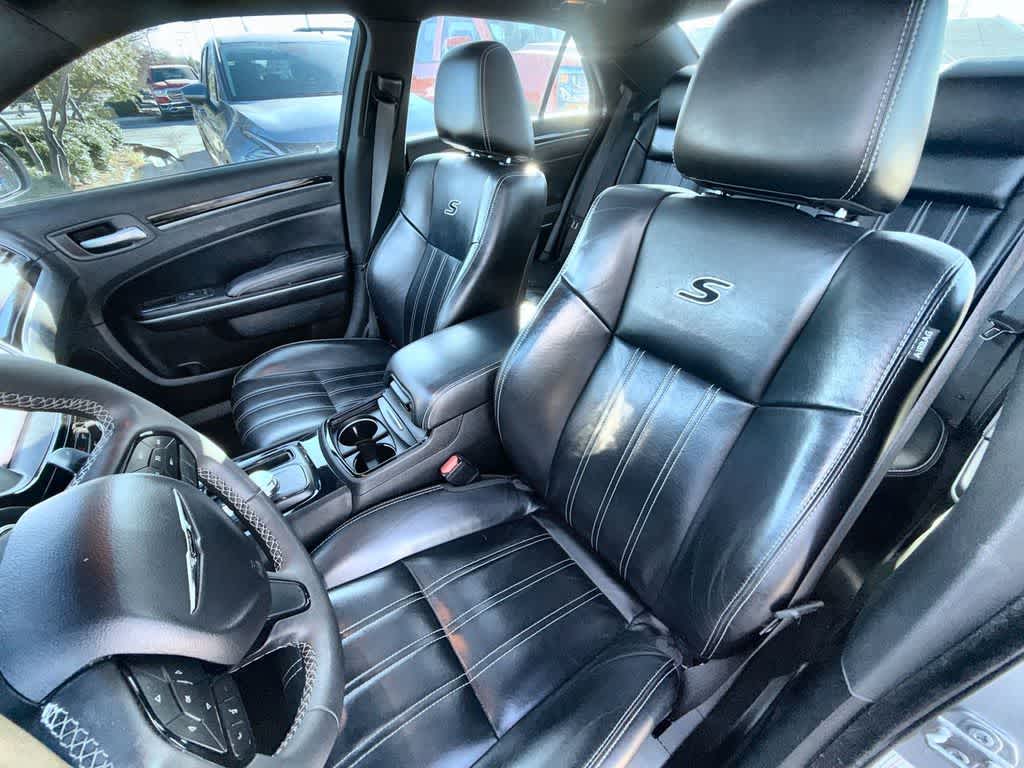 Thumbnail: 2023 Chrysler 300 - 11