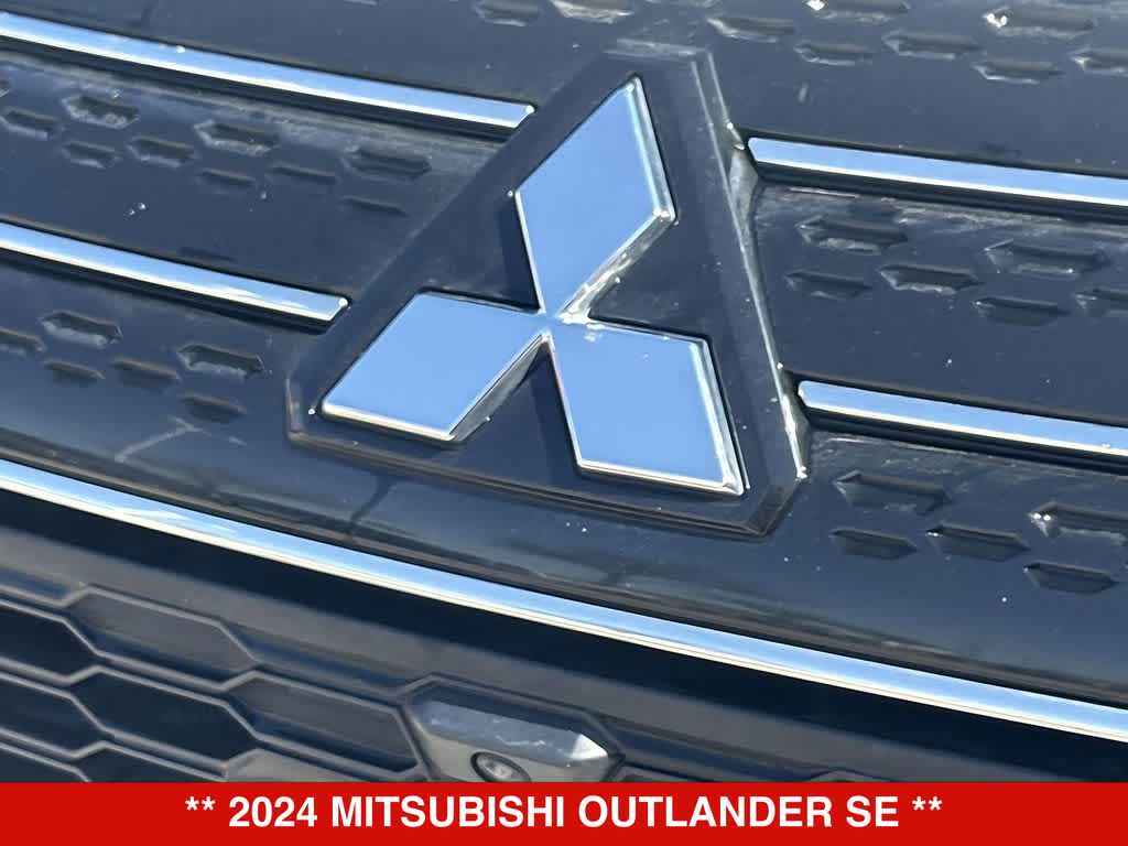 Thumbnail: 2024 Mitsubishi Outlander - 10