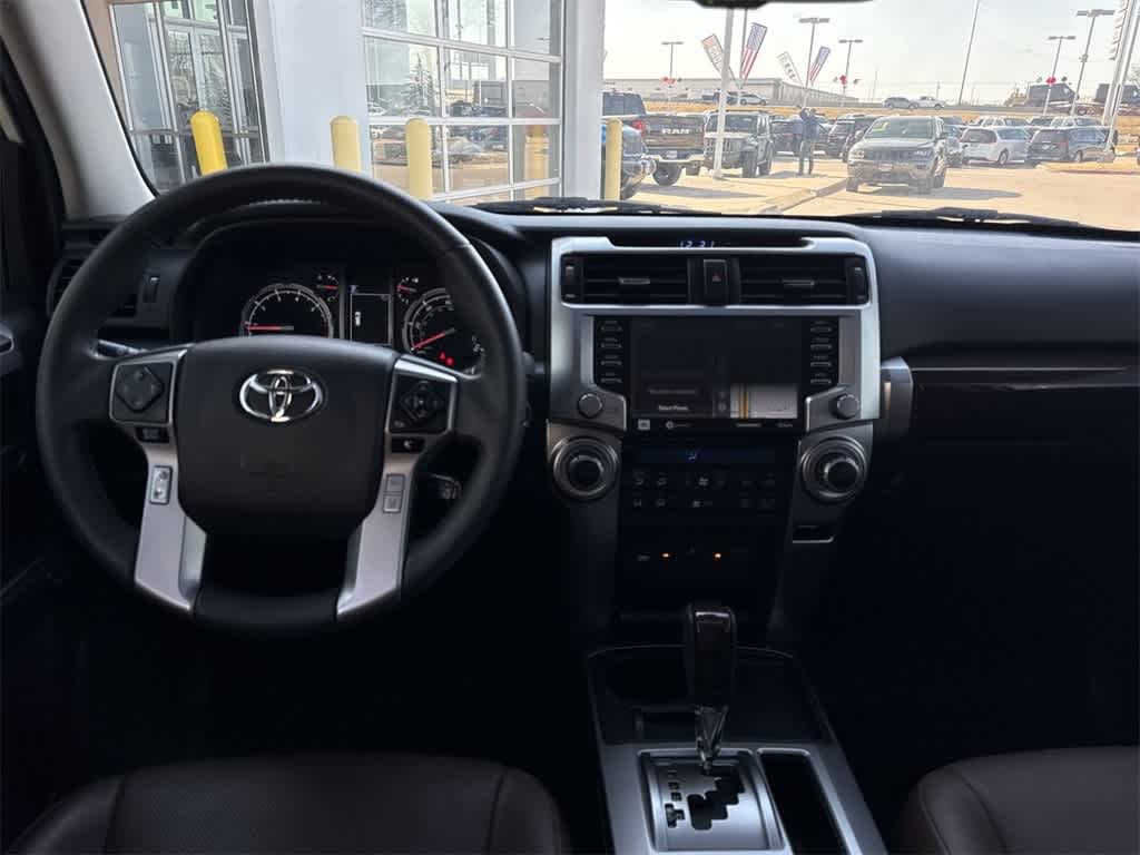 Thumbnail: 2022 Toyota 4Runner - 16