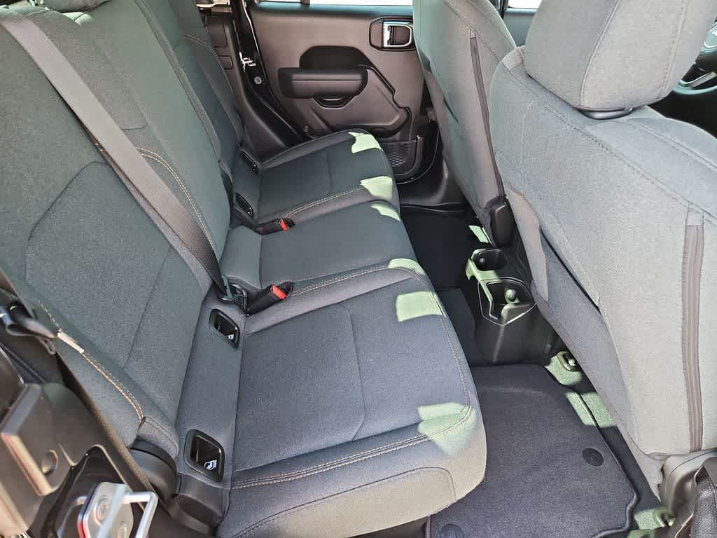 Thumbnail: 2026 Jeep Gladiator - 21