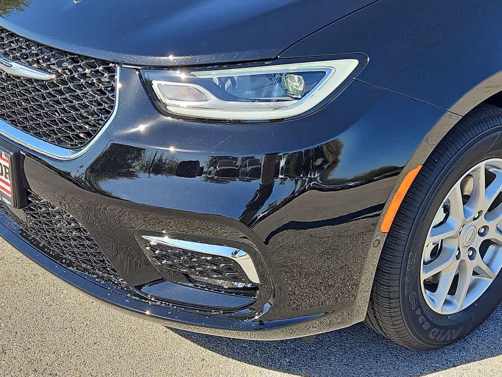 Thumbnail: 2026 Chrysler Pacifica - 11