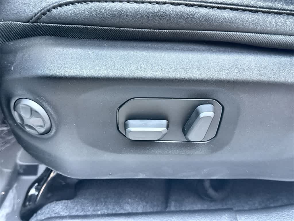 Thumbnail: 2025 Jeep Gladiator - 24