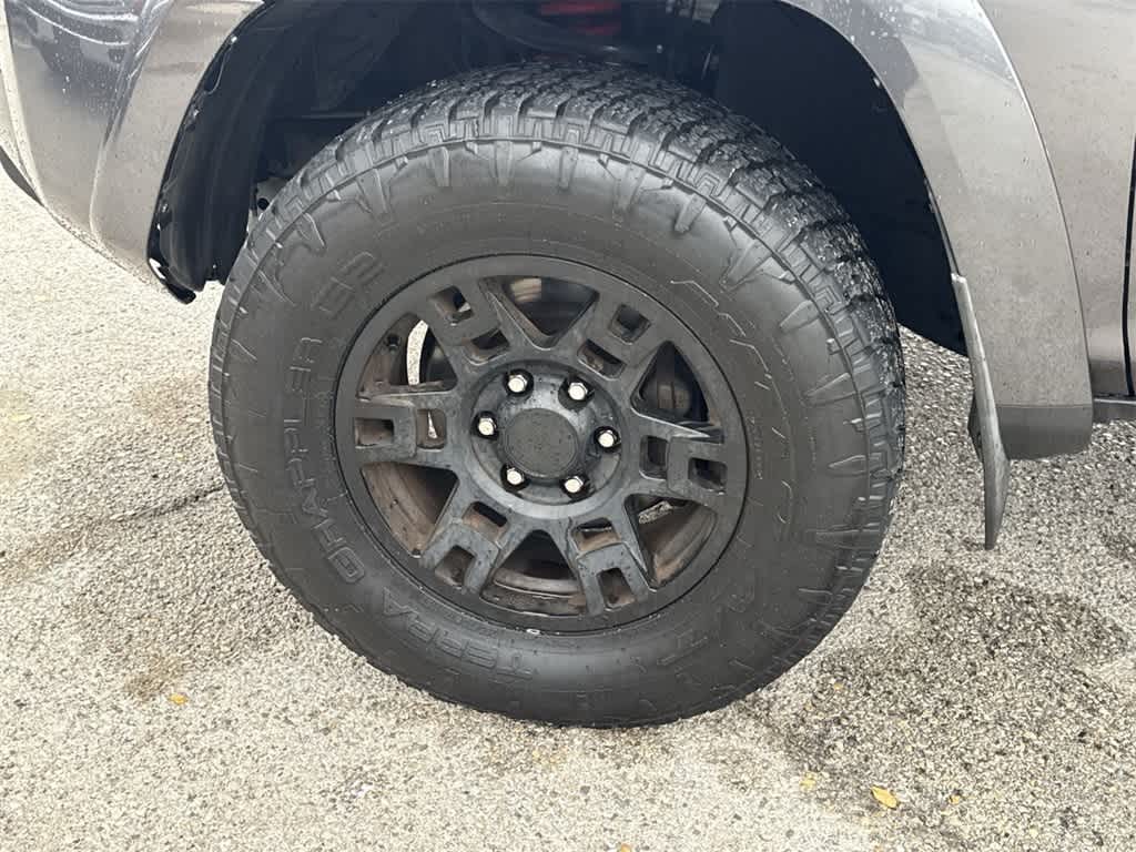 Thumbnail: 2016 Toyota 4Runner - 9