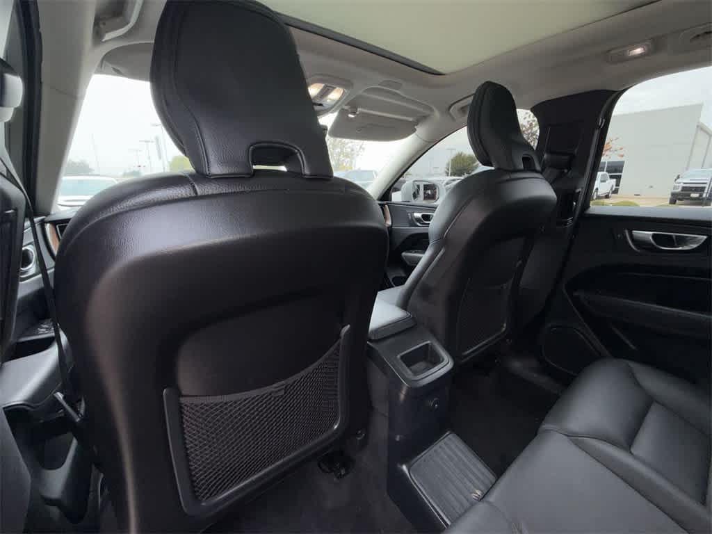 Thumbnail: 2023 Volvo XC60 - 10