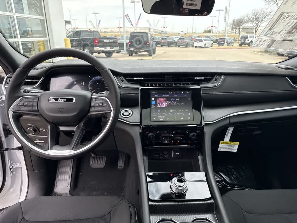 Thumbnail: 2026 Jeep Grand Cherokee - 15