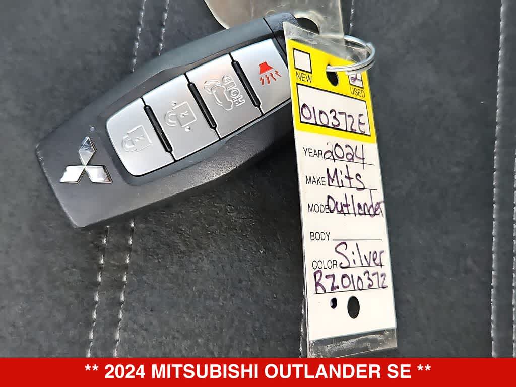 Thumbnail: 2024 Mitsubishi Outlander - 35