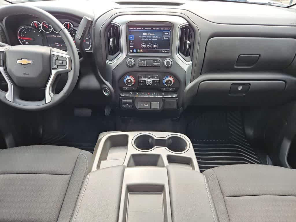 Thumbnail: 2022 Chevrolet Silverado 3500 - 16