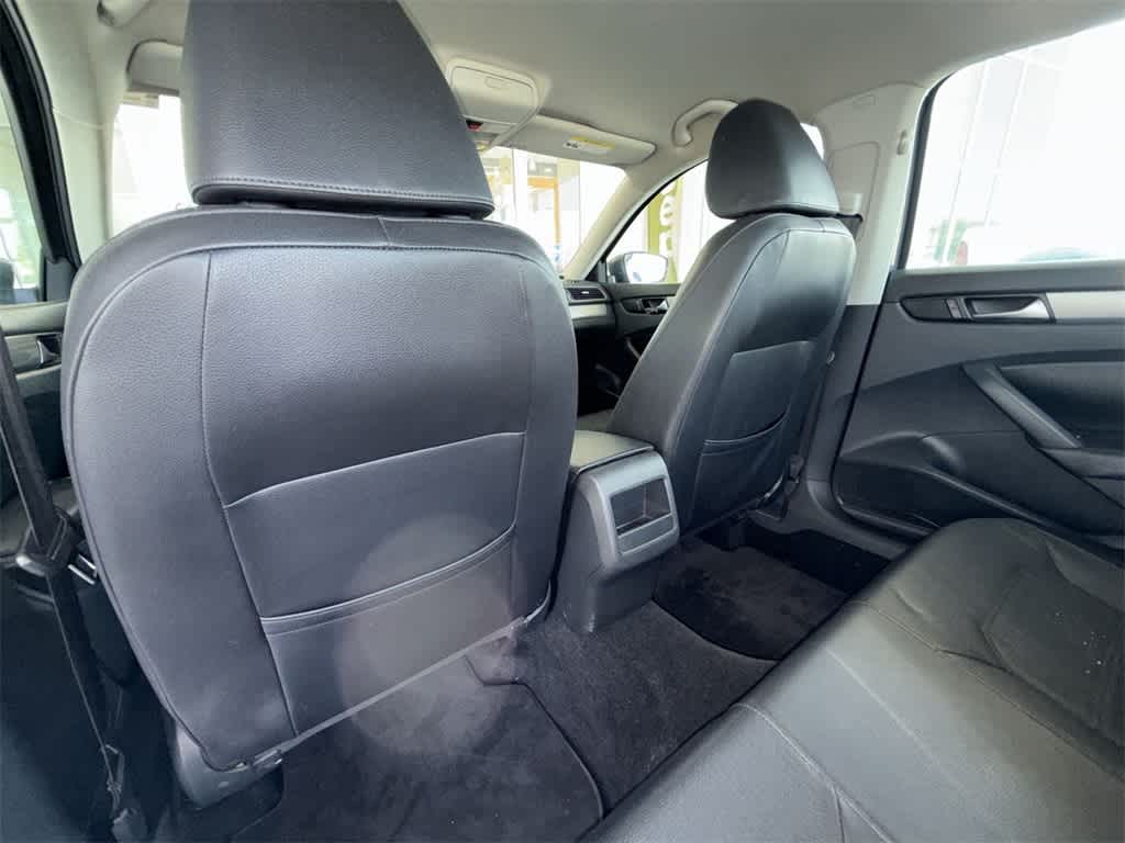 Thumbnail: 2015 Volkswagen Passat - 11
