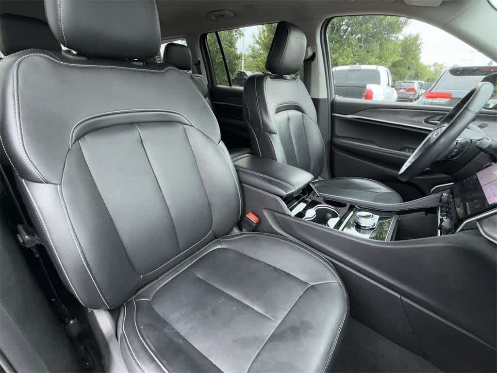 Thumbnail: 2022 Jeep Grand Cherokee L - 14