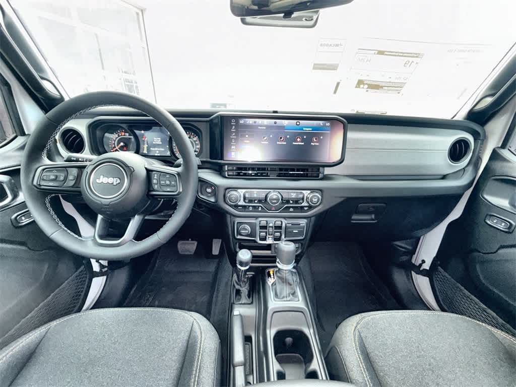 Thumbnail: 2025 Jeep Gladiator - 15