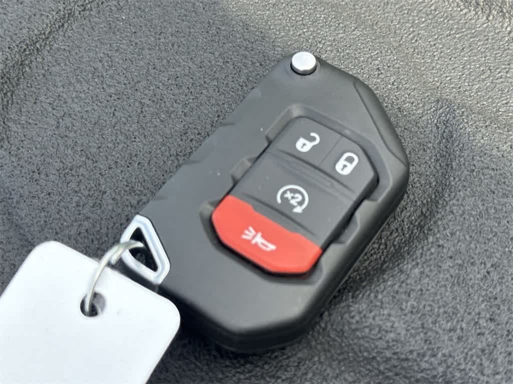 Thumbnail: 2025 Jeep Gladiator - 21