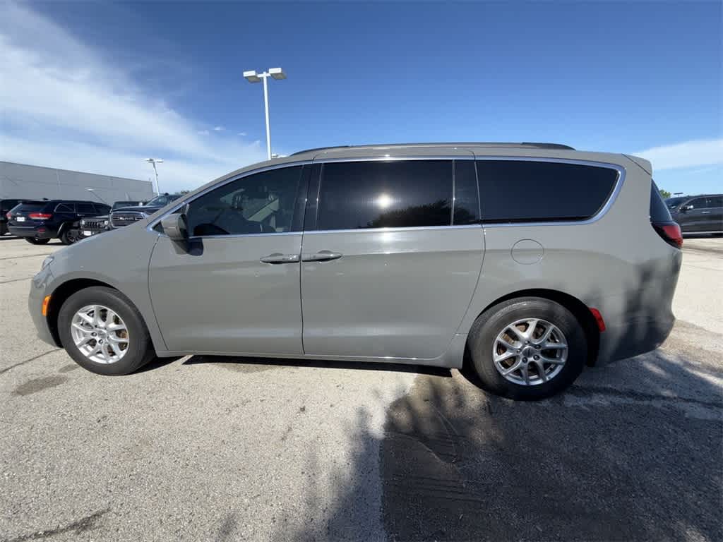 Thumbnail: 2022 Chrysler Pacifica - 3