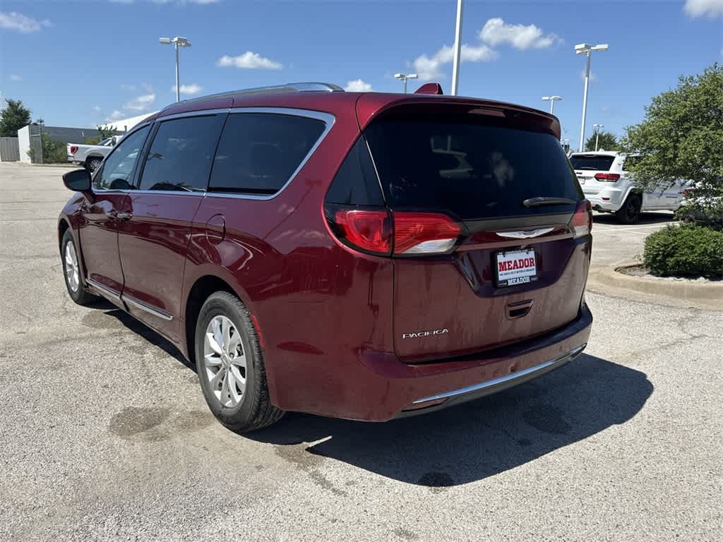 2018 Chrysler Pacifica Touring L photo 4