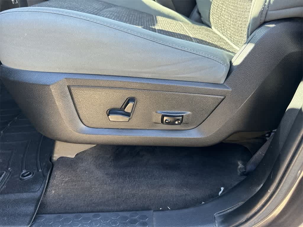 Thumbnail: 2017 RAM 1500 - 25