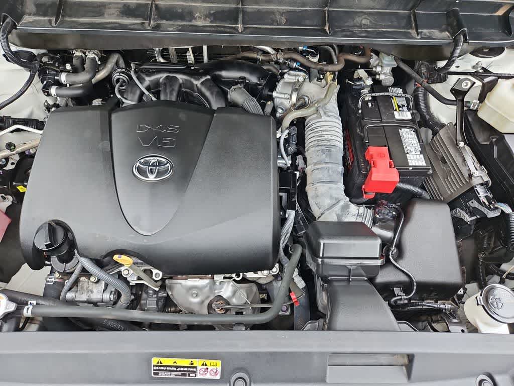 Thumbnail: 2021 Toyota Highlander - 15