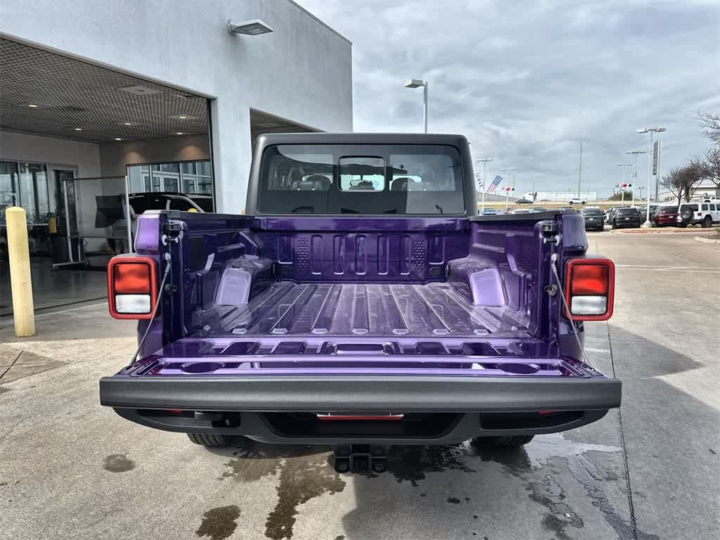 Thumbnail: 2026 Jeep Gladiator - 21