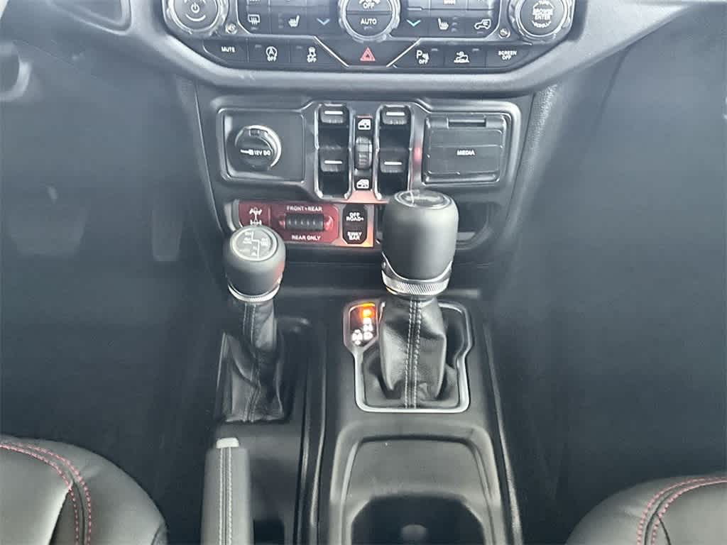 Thumbnail: 2025 Jeep Wrangler - 16