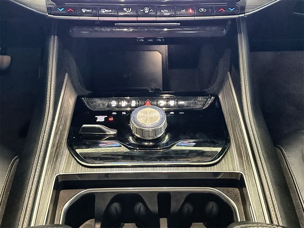 Thumbnail: 2023 Jeep Wagoneer - 16