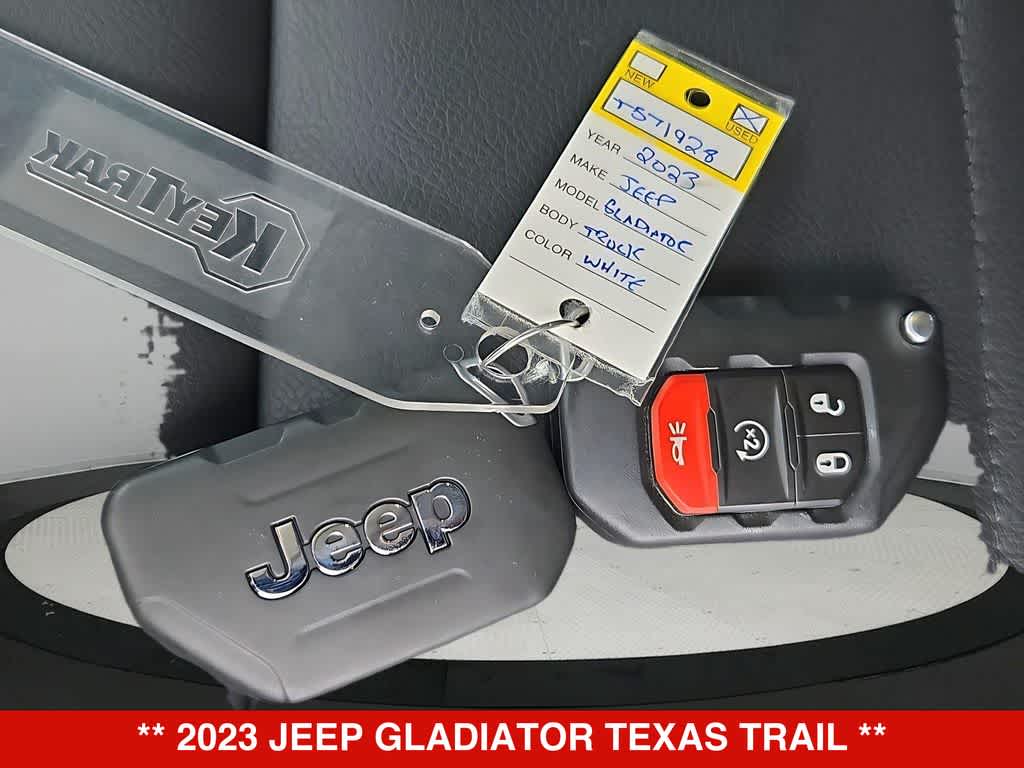 Thumbnail: 2023 Jeep Gladiator - 35