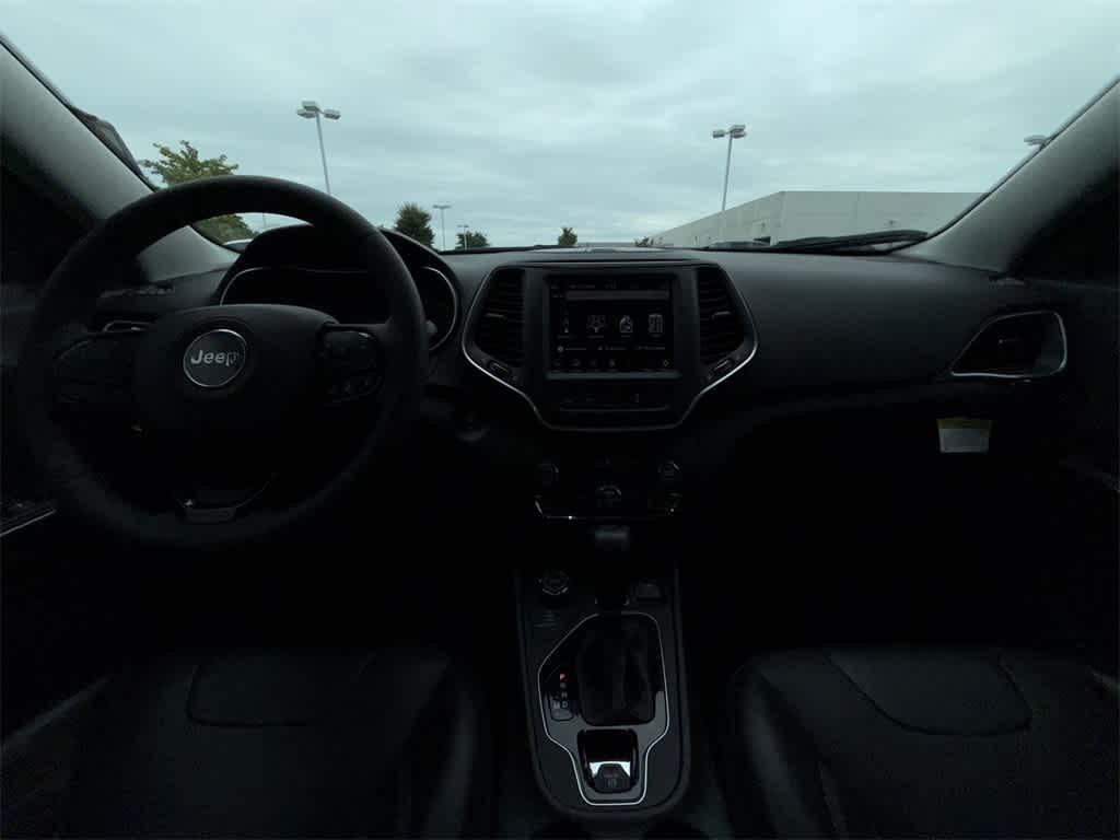 Thumbnail: 2023 Jeep Cherokee - 14