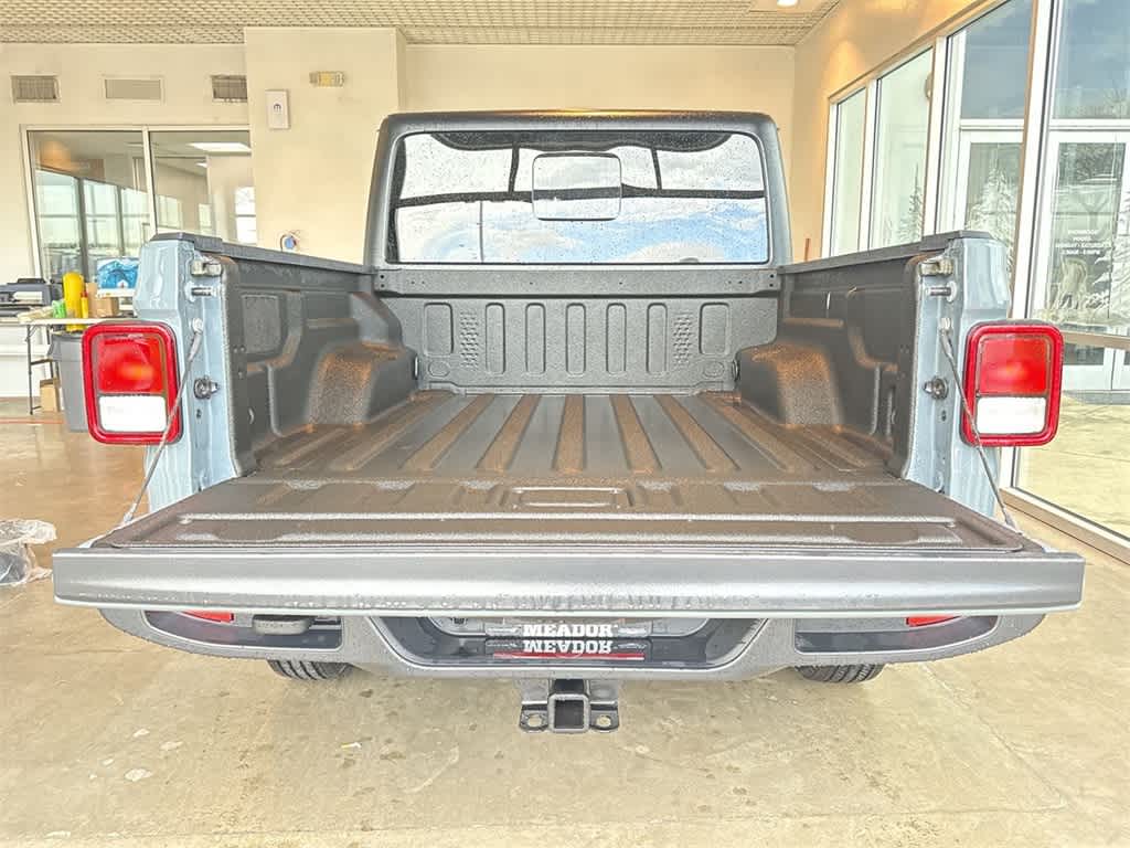 Thumbnail: 2025 Jeep Gladiator - 21