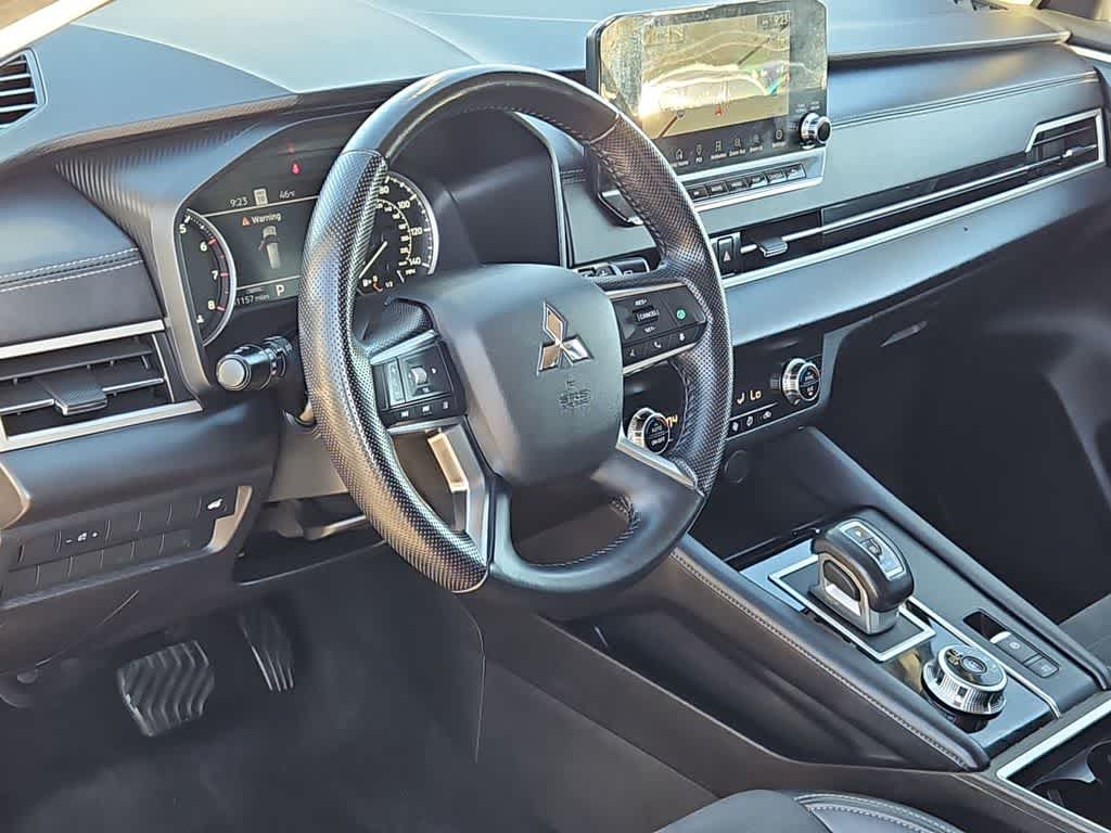 Thumbnail: 2024 Mitsubishi Outlander - 10